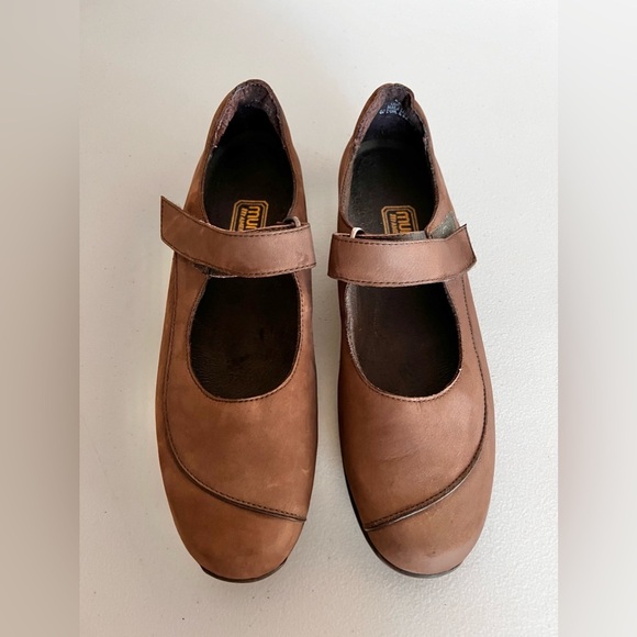 Munro American Alpine Nubuck Leather Mary Jane Shoes Size 9 - Picture 2 of 7